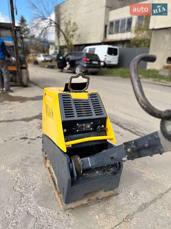 Дорожній каток Ammann APR 2017 в Львові