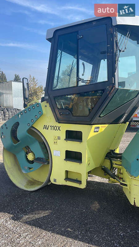 Дорожній каток Ammann AV 2011 в Василькові