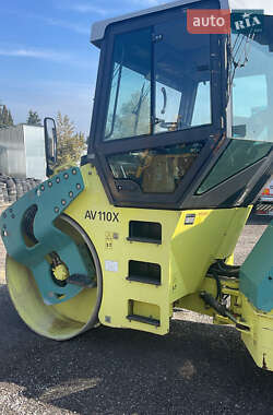 Дорожній каток Ammann AV 2011 в Василькові