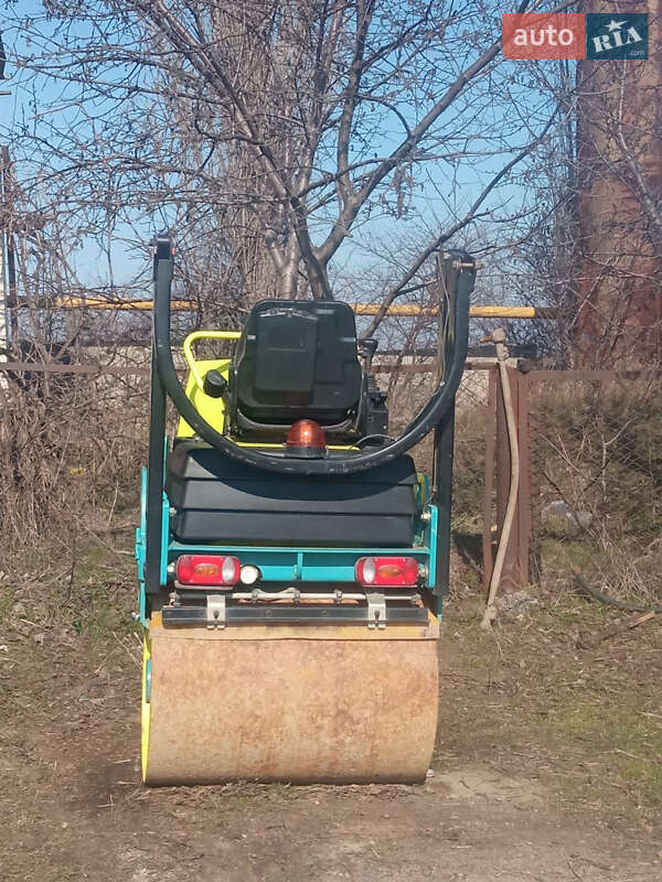 Дорожный каток Ammann AV 2010 в Николаеве
