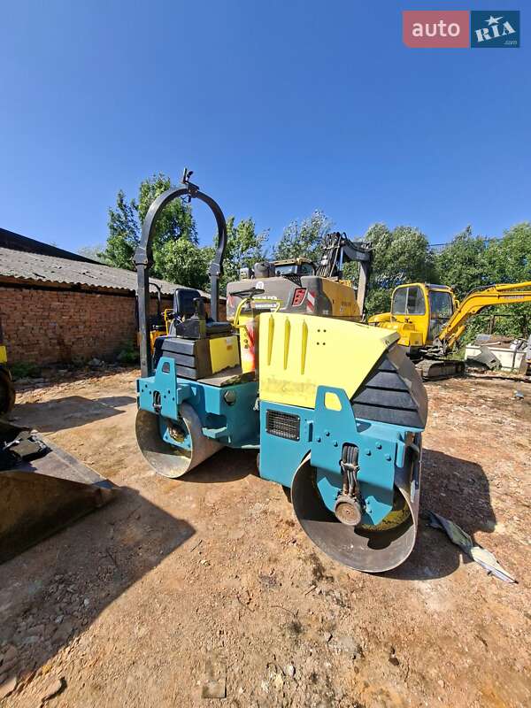 Дорожный каток Ammann AV 2015 в Львове