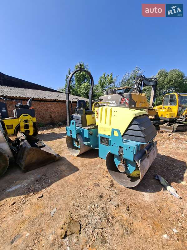 Дорожный каток Ammann AV 2015 в Львове