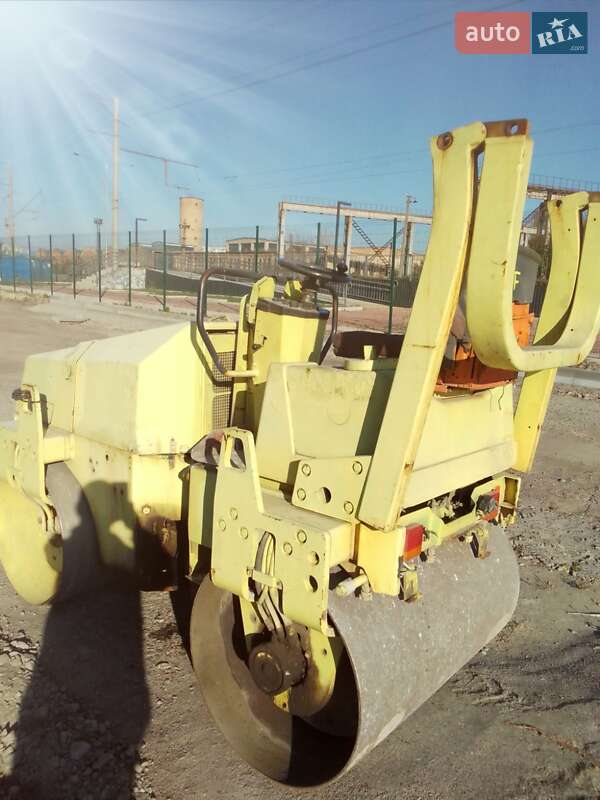 Дорожный каток Ammann AV 2001 в Киеве
