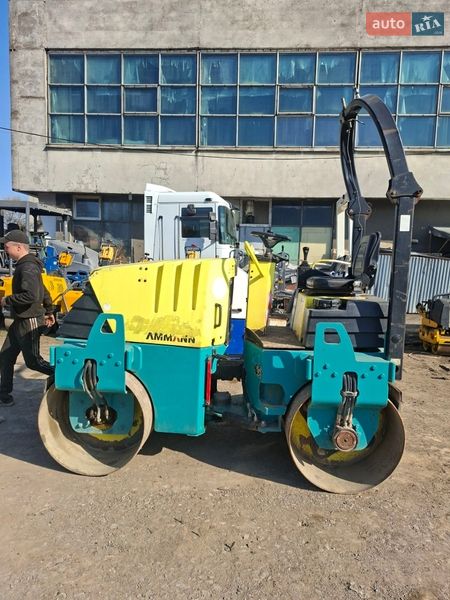 Дорожный каток Ammann AV 2010 в Львове