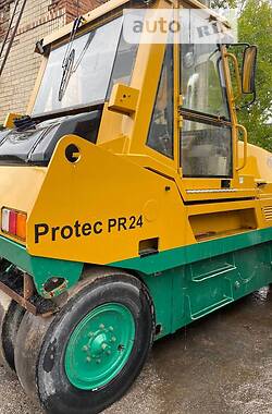 Дорожный каток Ammann Protec PR24 2001 в Виннице