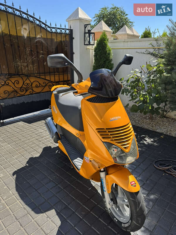 Макси-скутер Aprilia Leonardo 150 2005 в 