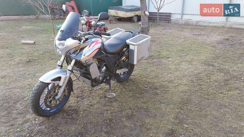 Мотоцикл Многоцелевой (All-round) Aprilia Pegaso 650 2007 в 