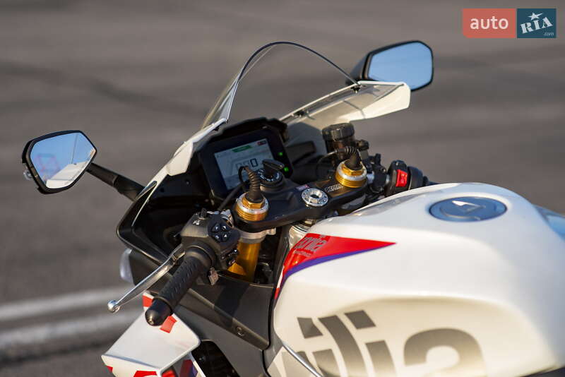 Спортбайк Aprilia RSV4 2023 в Днепре фото 7 Спортбайк Aprilia RSV4 2023 в Днепре