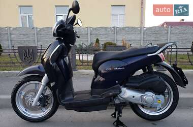 Скутер Aprilia Scarabeo 125 2011 в 
