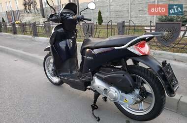 Скутер Aprilia Scarabeo 125 2011 в 
