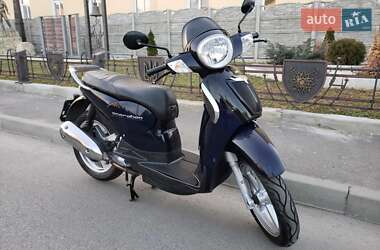 Скутер Aprilia Scarabeo 125 2011 в 