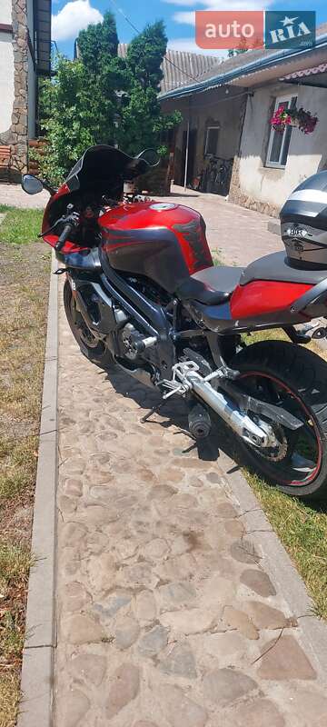 Спортбайк Aprilia SL 2004 в Кіцмані