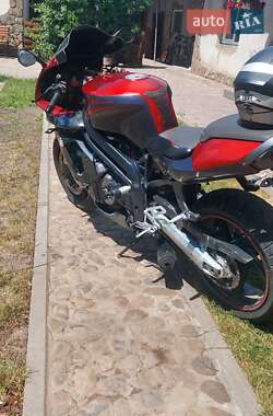 Спортбайк Aprilia SL 2004 в 