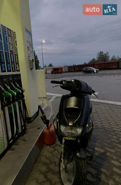 Мопеди Aprilia SR 2000 в Надвірній