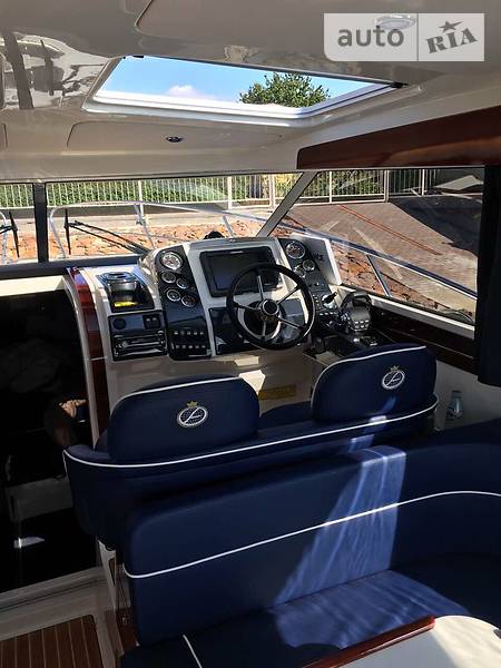 Моторна яхта Aquador 28 2013 в Києві фото 10 Моторна яхта Aquador 28 2013 в Києві