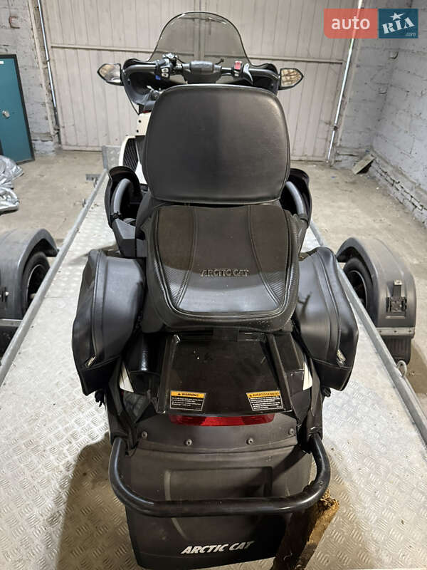 Горные снегоходы Arctic cat TZ1 2011 в Луцке
