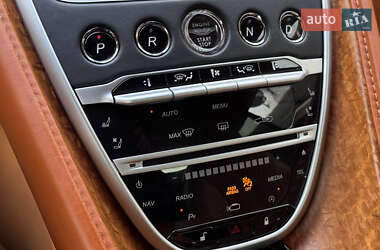 Купе Aston Martin DB11 2017 в 