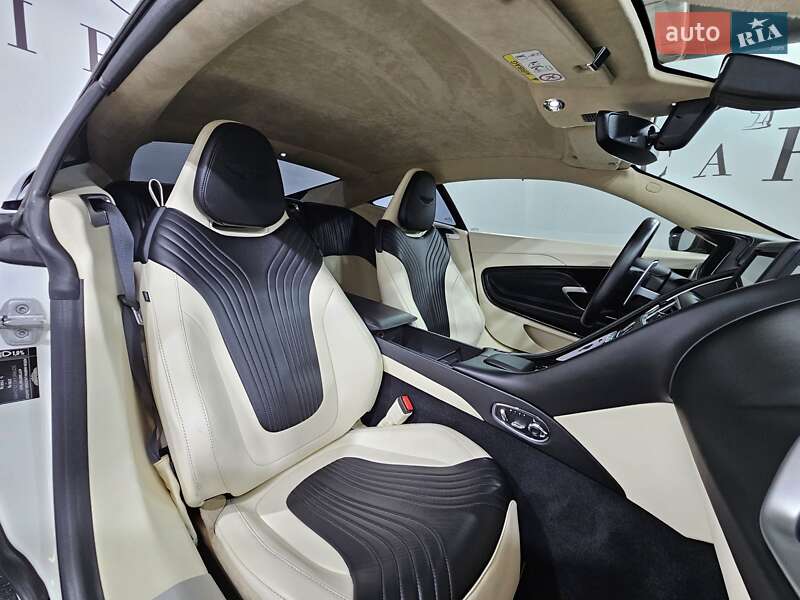 Купе Aston Martin DB11 2018 в Киеве