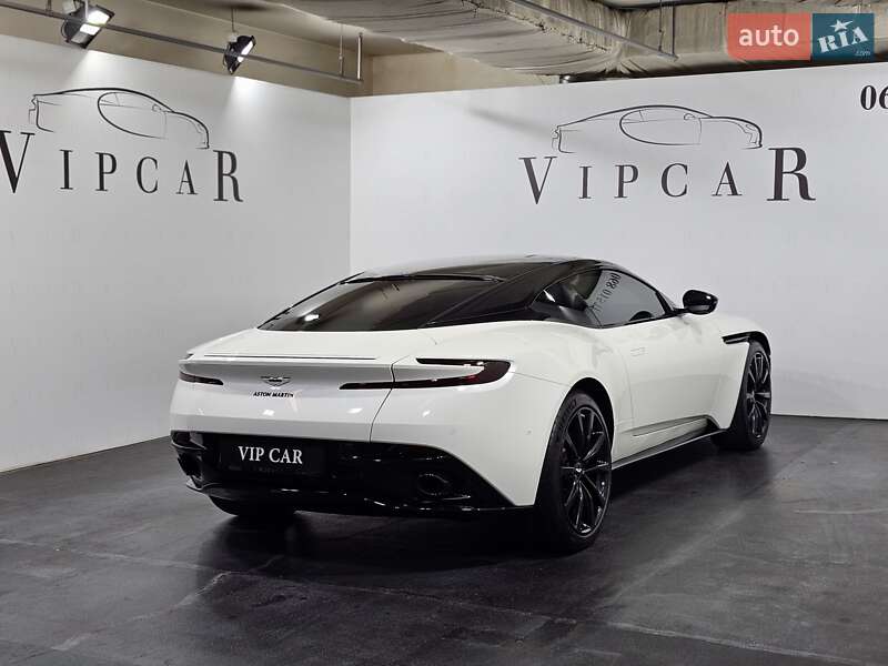 Купе Aston Martin DB11 2018 в Киеве