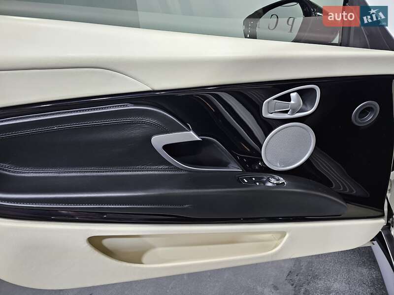 Купе Aston Martin DB11 2018 в Киеве