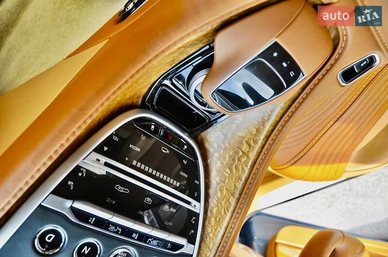 Купе Aston Martin DB11 2017 в Киеве