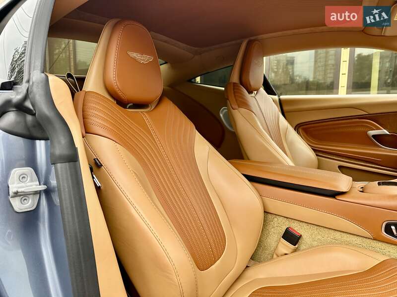 Купе Aston Martin DB11 2017 в Києві