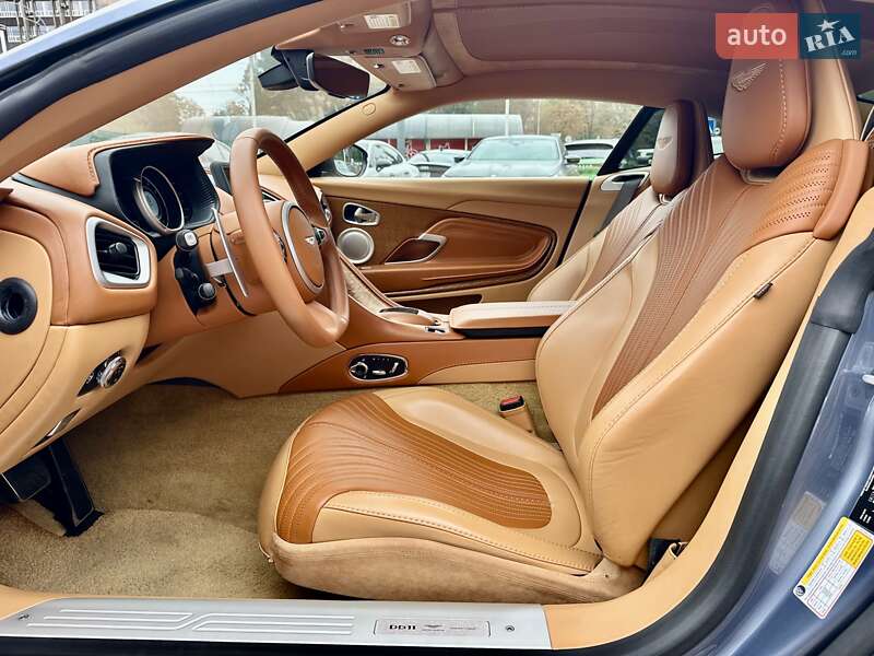 Купе Aston Martin DB11 2017 в Києві