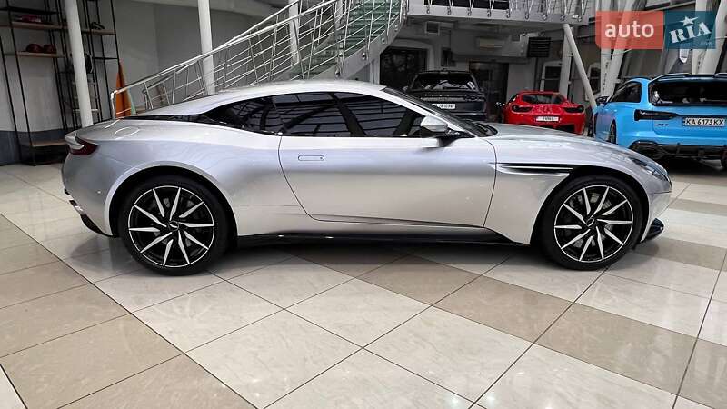 Купе Aston Martin DB11 2018 в Києві