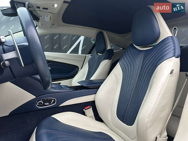 Купе Aston Martin DB11 2016 в Киеве