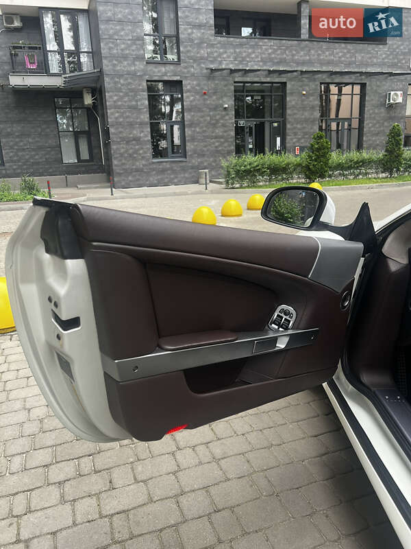 Кабриолет Aston Martin DB9 2010 в Броварах