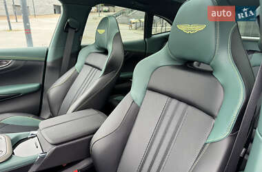 Позашляховик / Кросовер Aston Martin DBX 707 2025 в 