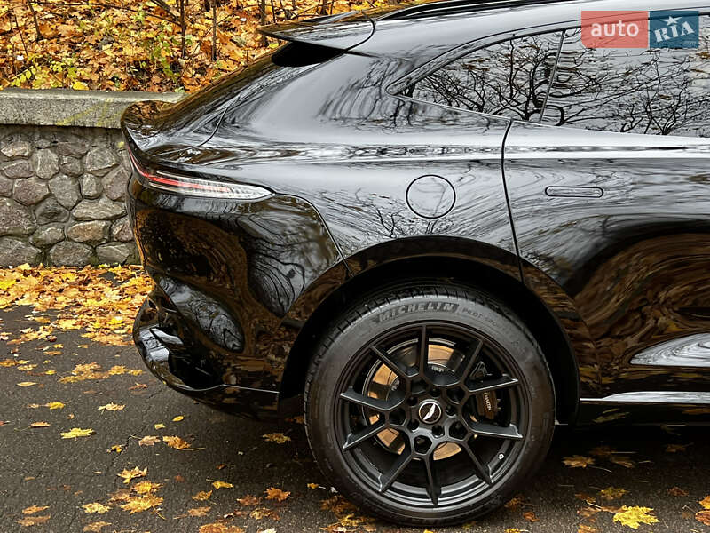 Внедорожник / Кроссовер Aston Martin DBX 2021 в Киеве