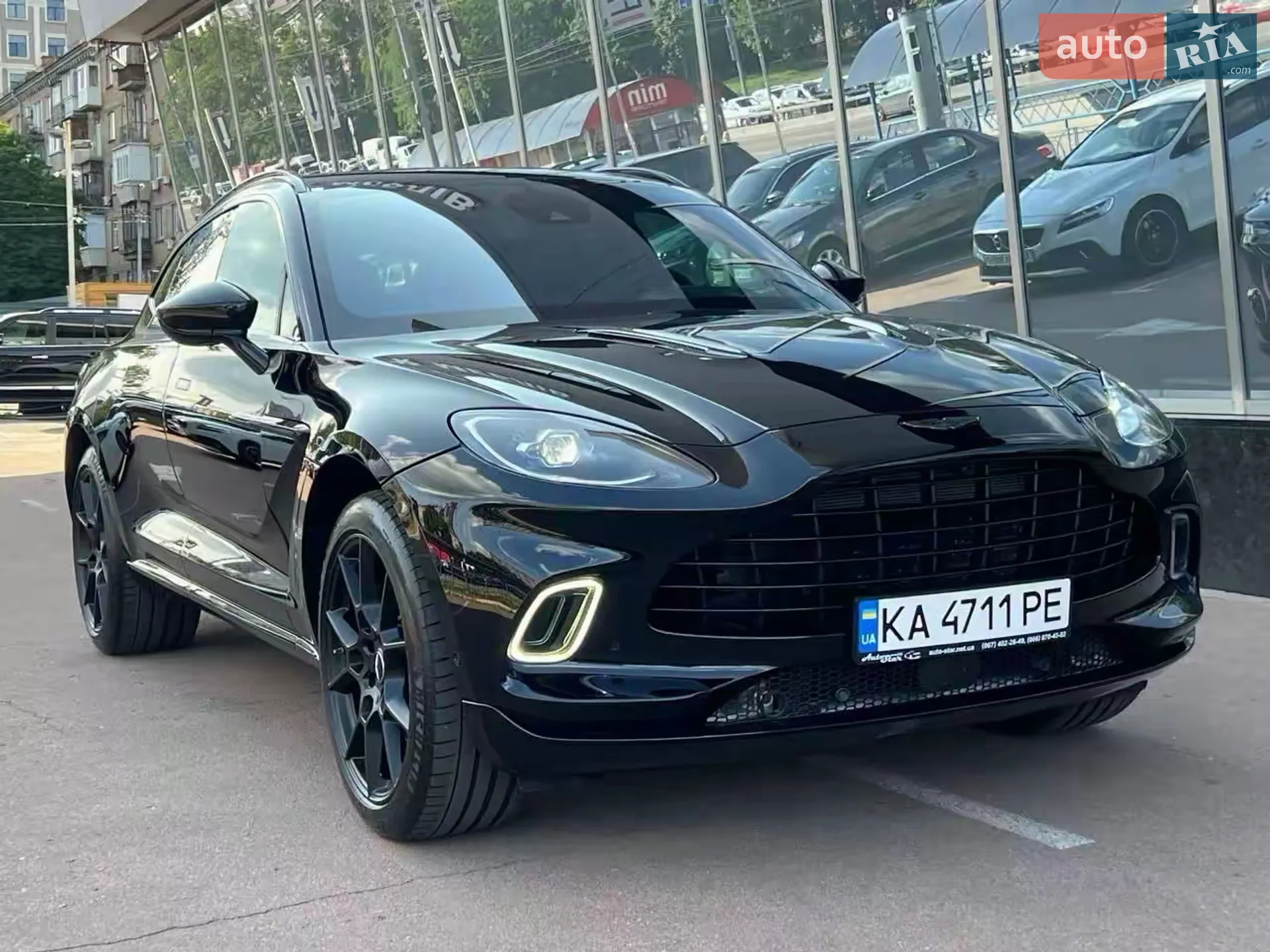 Aston Martin DBX 2021