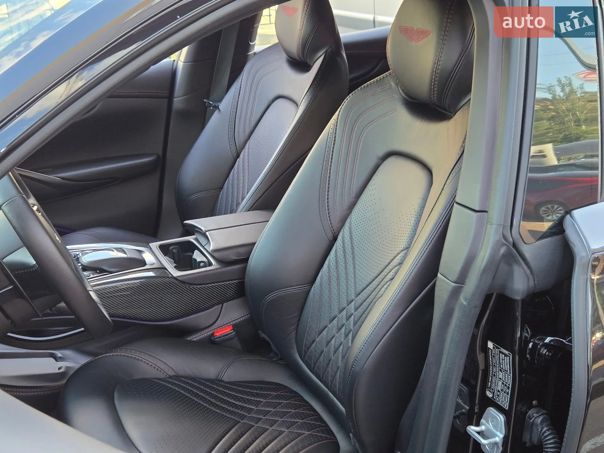 2021 Aston Martin DBX - мініатюра 19
