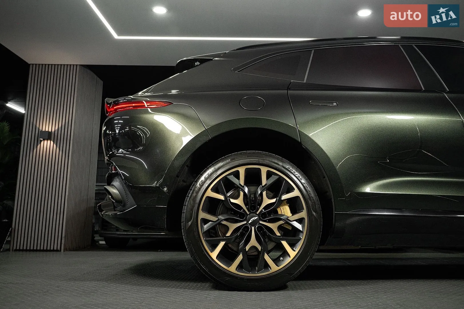 2022 Aston Martin DBX - мініатюра 13