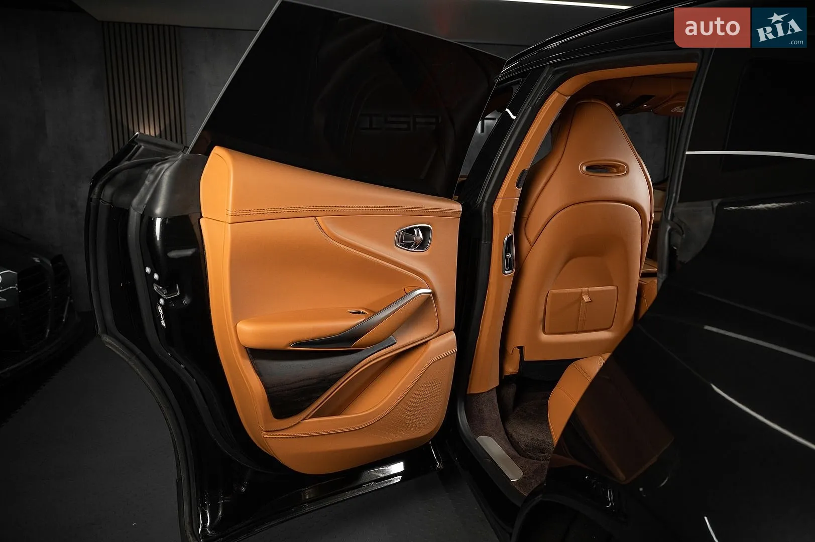 2022 Aston Martin DBX - мініатюра 28