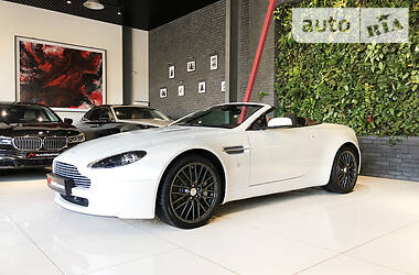 Кабриолет Aston Martin V8 Vantage 2009 в 