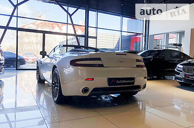 Кабриолет Aston Martin V8 Vantage 2009 в 