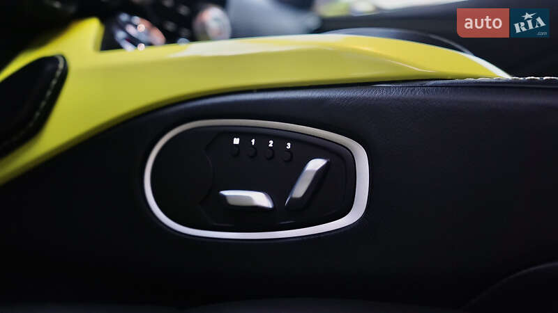 Купе Aston Martin Vantage 2018 в Львові