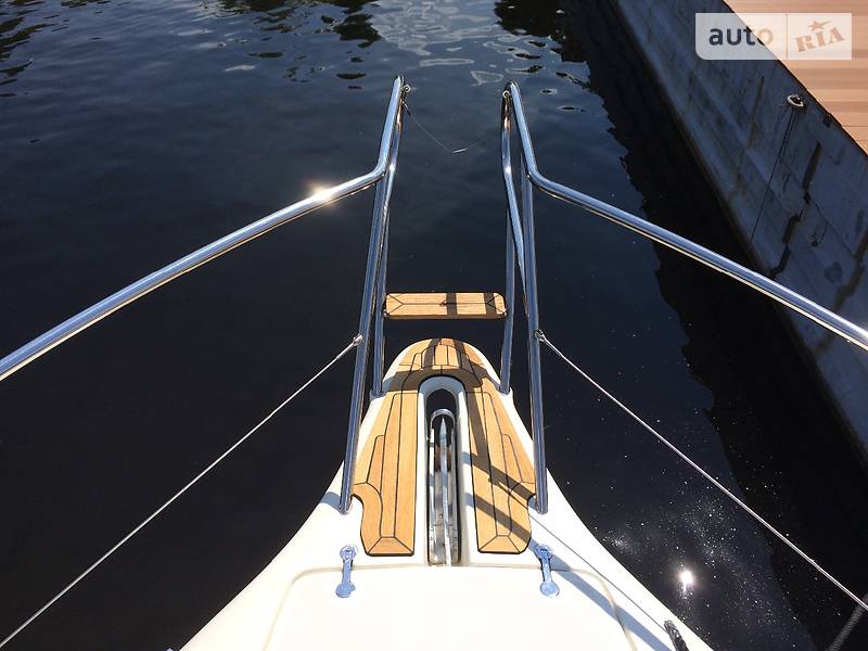 Моторная яхта Atlantis 345 2008 в Киеве