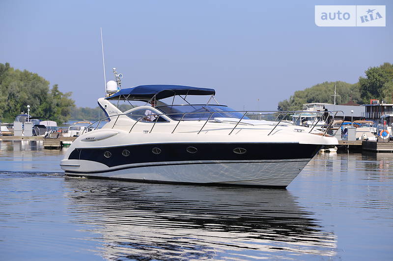 Моторная яхта Atlantis 425 2008 в Киеве фото 2 Моторная яхта Atlantis 425 2008 в Киеве