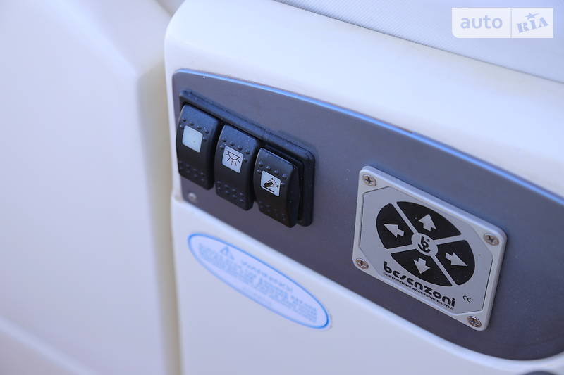 Моторная яхта Atlantis 425 2008 в Киеве фото 14 Моторная яхта Atlantis 425 2008 в Киеве