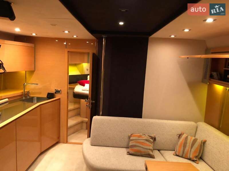 Моторная яхта Atlantis 50 2008 в Киеве