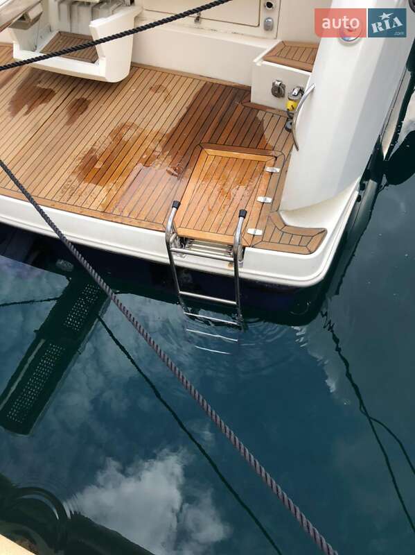 Моторная яхта Atlantis 50 2008 в Киеве