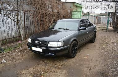 Седан Audi 100 1991 в Луганске