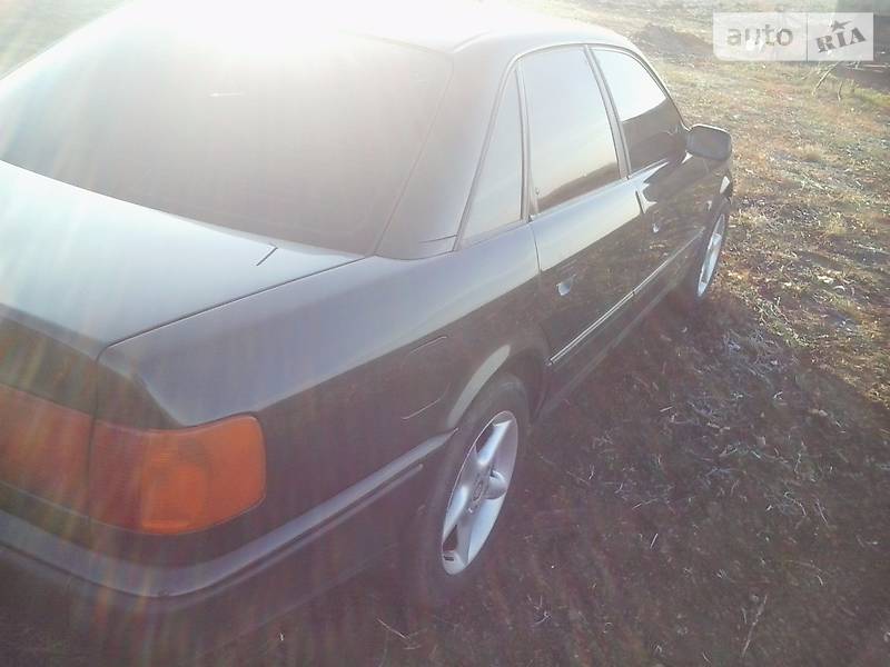 Седан Audi 100 1992 в Ананьїві
