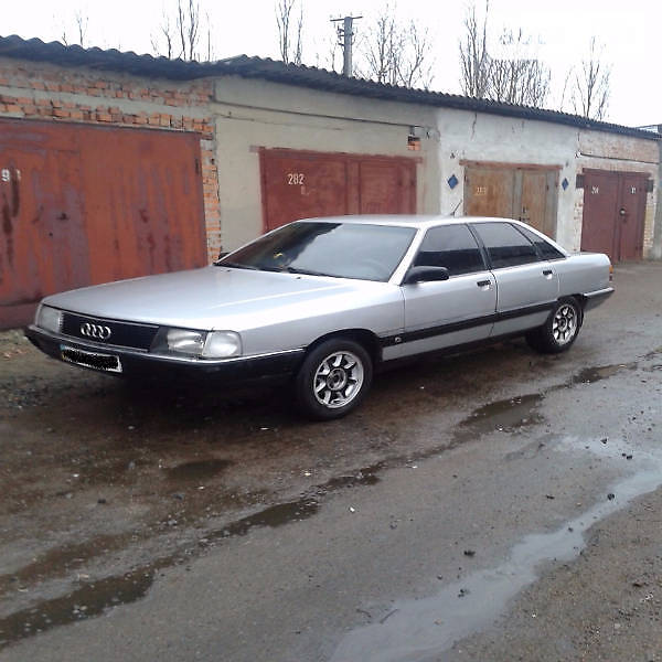 Седан Audi 100 1990 в Житомире