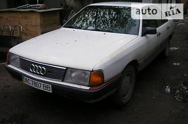 Седан Audi 100 1987 в Любомлі