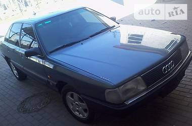 Седан Audi 100 1988 в 