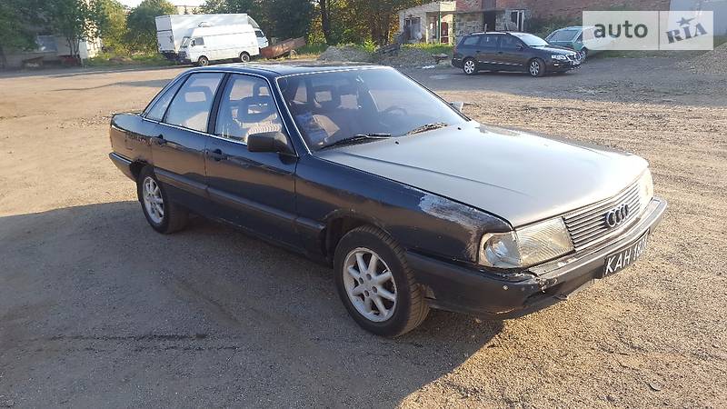 Седан Audi 100 1989 в Дрогобыче